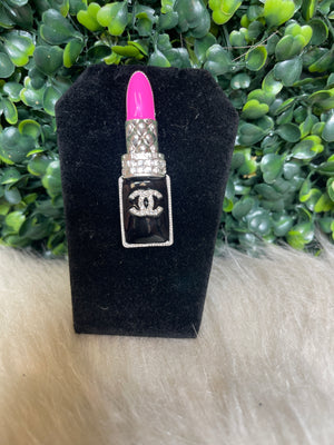 CC LIPSTICK BROOCH (PINK)